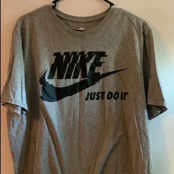 Nike Tops - Nike women’s size large used top